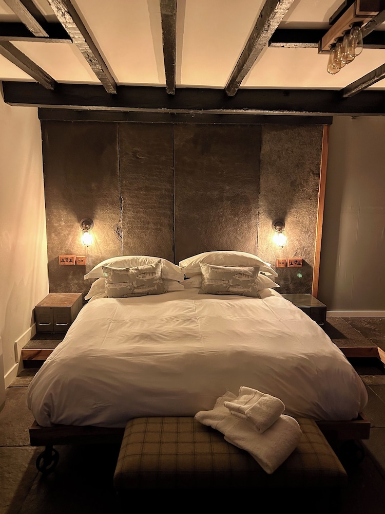 Suite, House, 1 Double and 2 King Beds