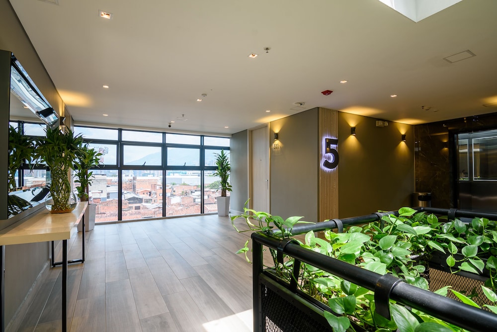 4 Sur Hotel 47/54