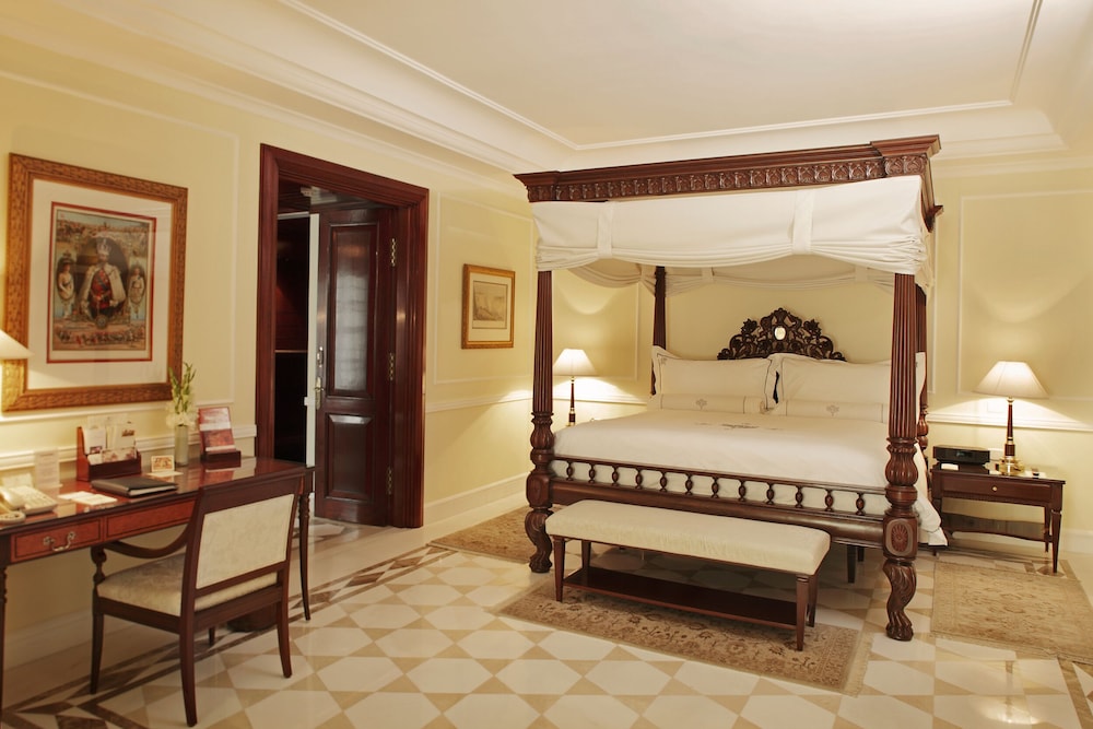 IMPERIAL, SUITE