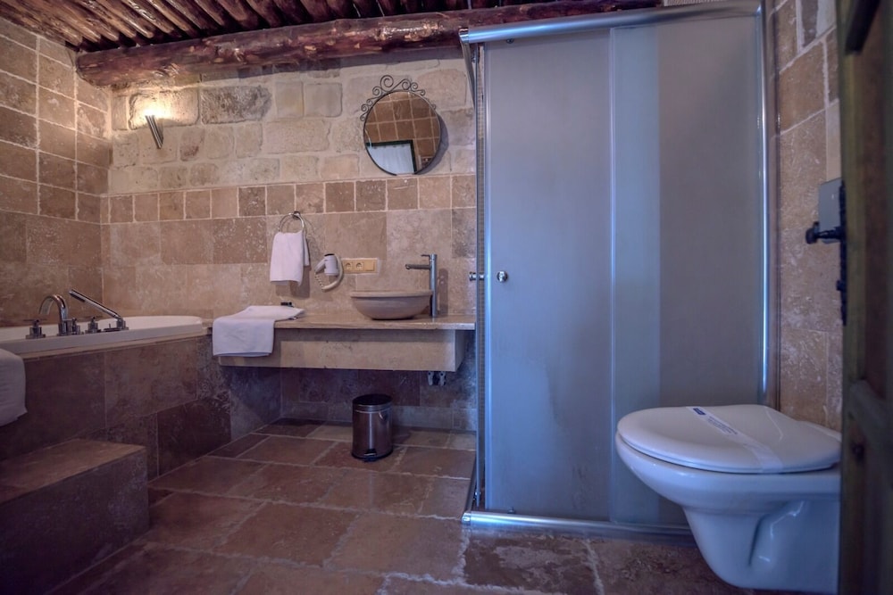 Sinasos Palace Cave Hotel 44/48