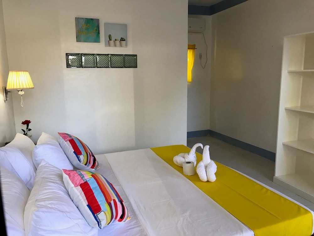 Neptune Diving Resort Moalboal 15/50