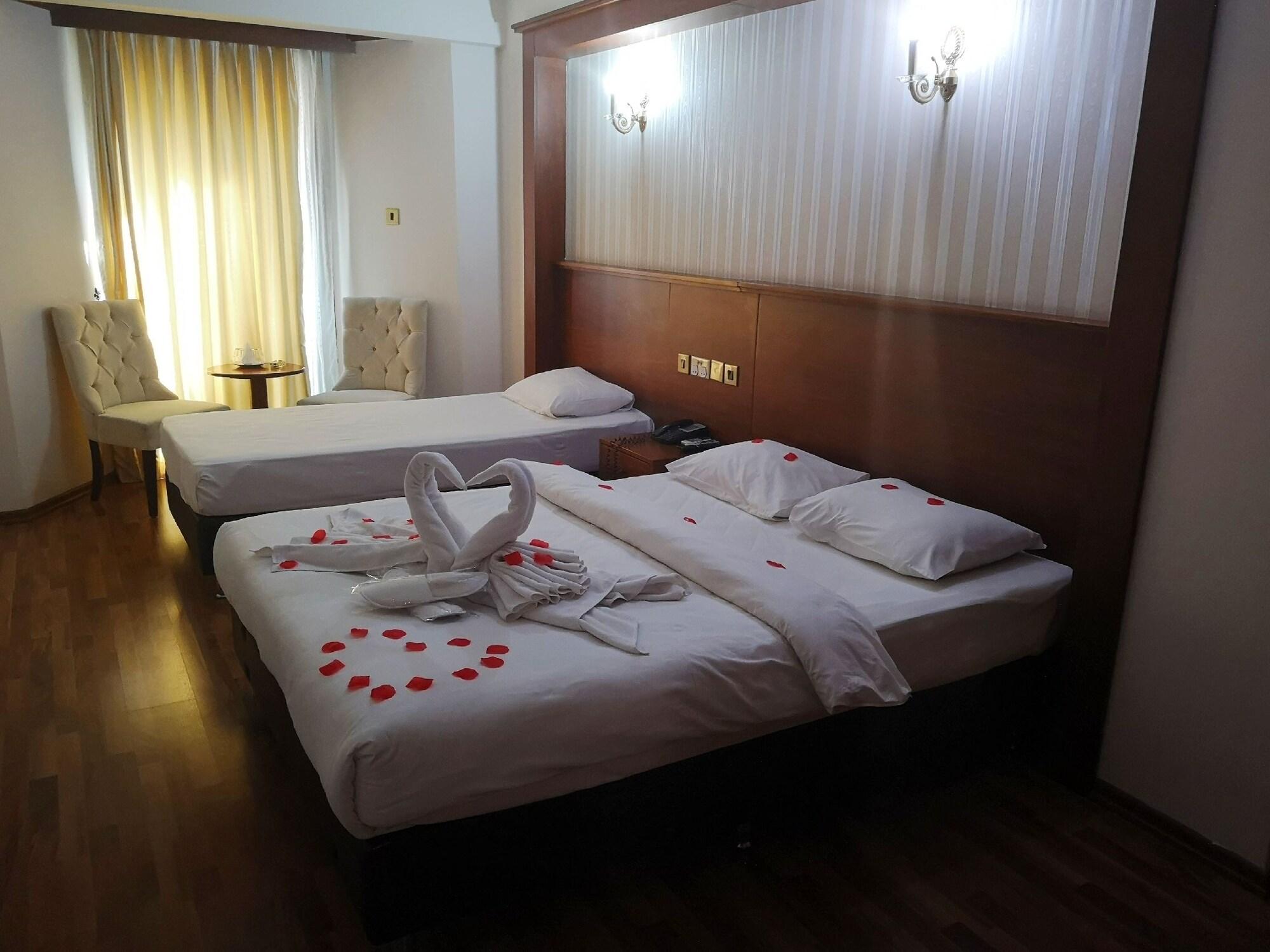 Grand Center Boutique Hotel 4/11