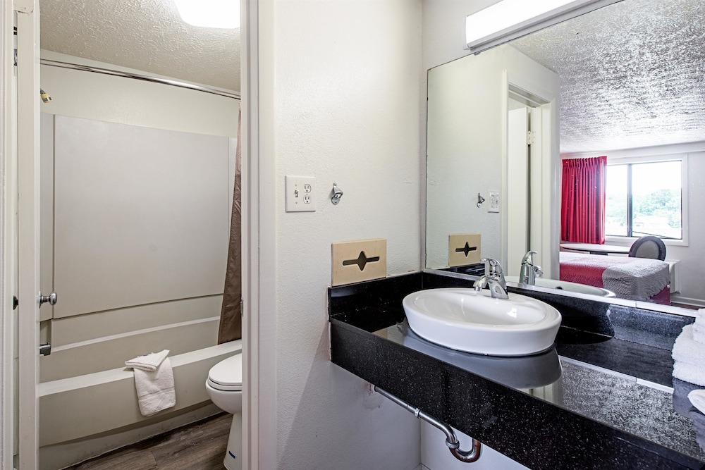 Budget Inn Norfolk Va 34/42