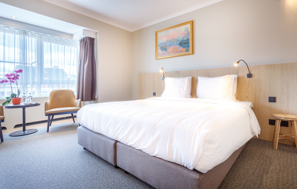 Hotel Carlton 11/53