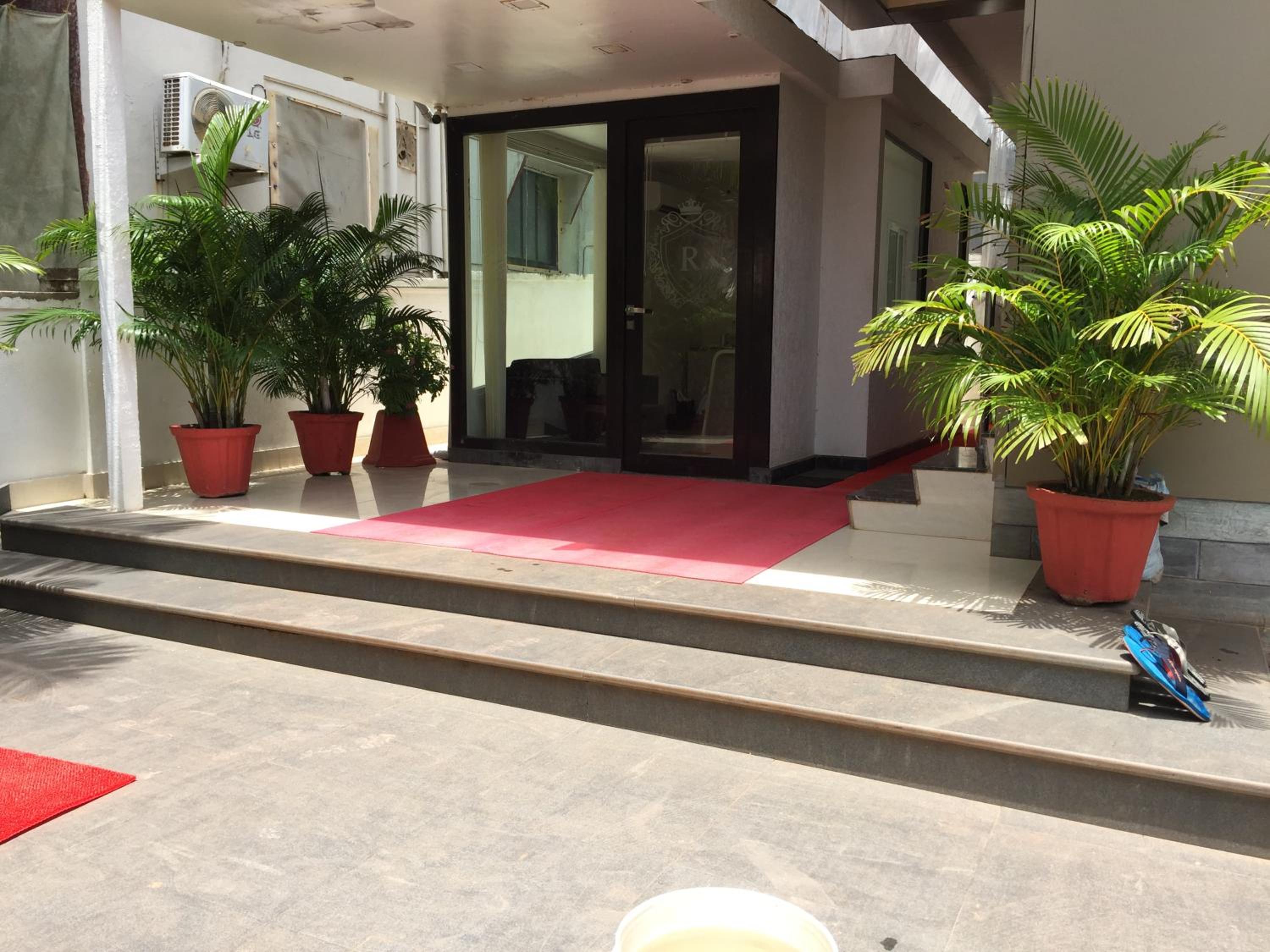 Rezo's Hotel 16/21