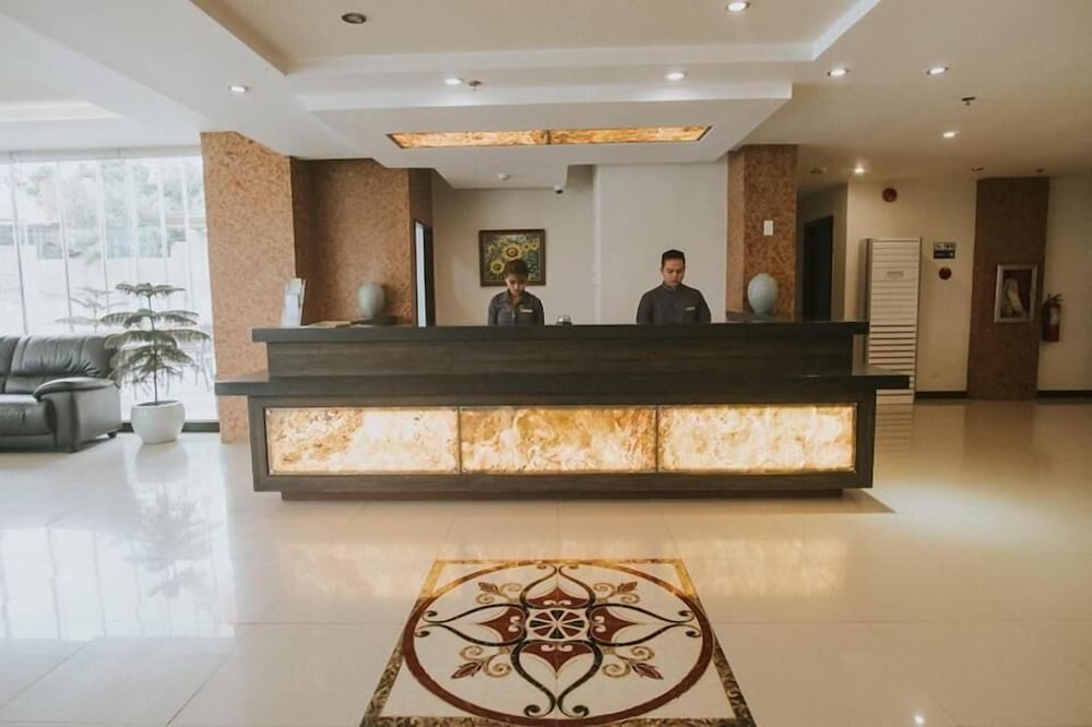 Panorama Summit Hotel 9/50