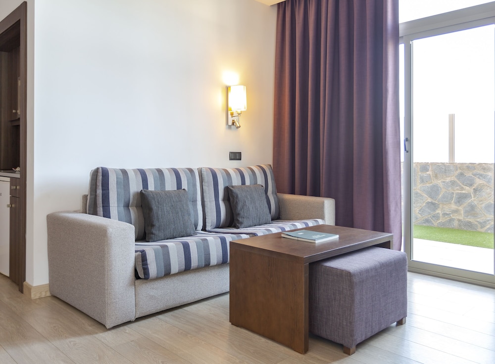 Marins Beach Club Adults Only 33/50