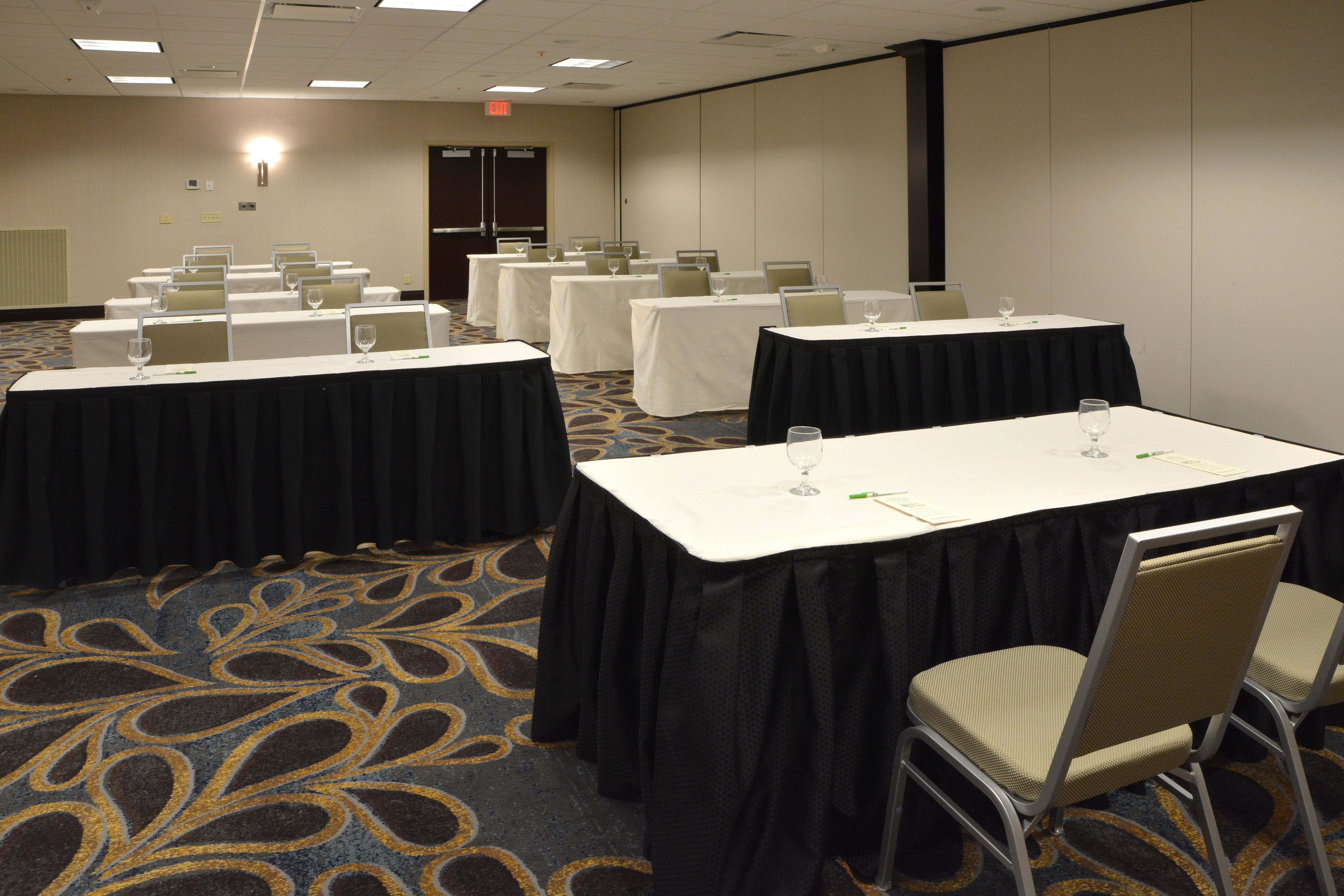 Holiday Inn Canton (Belden Village) 62/72