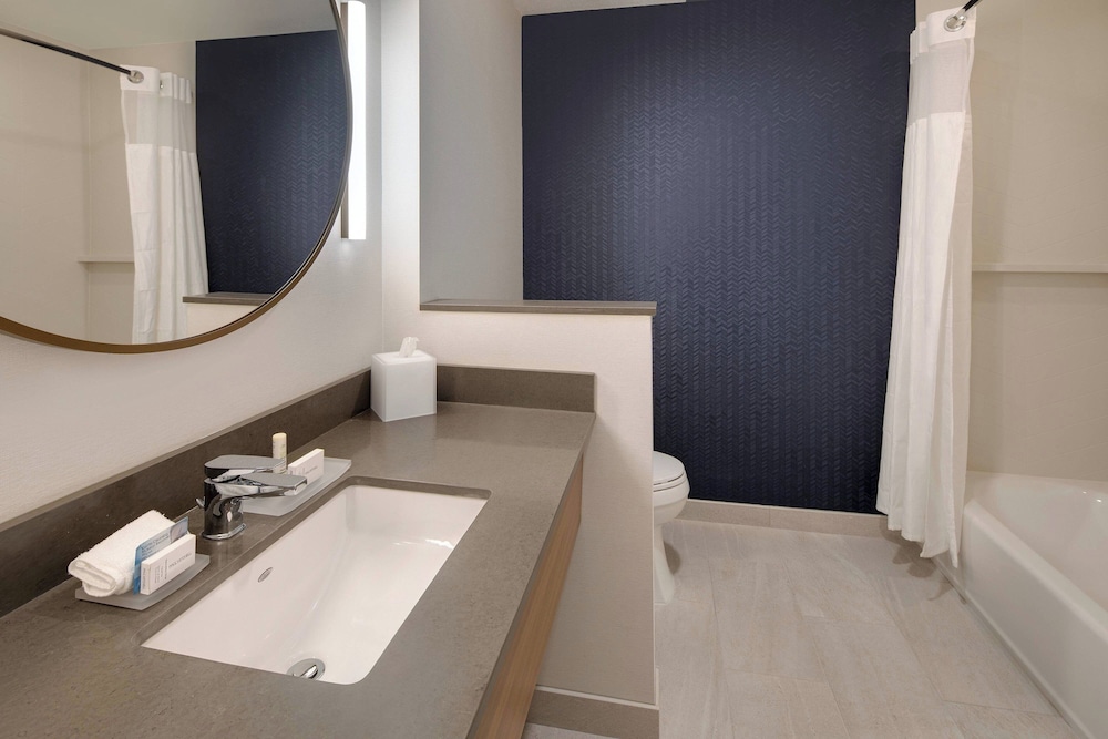 جناح بسرير كينج مع أريكة، Fairfield Inn And Suites By Marriott Tampa Wesley Chapel 3/4