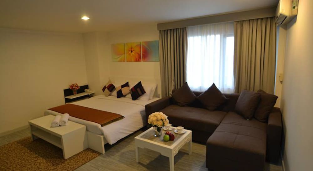 PRATUNAM CITY INN 42/54