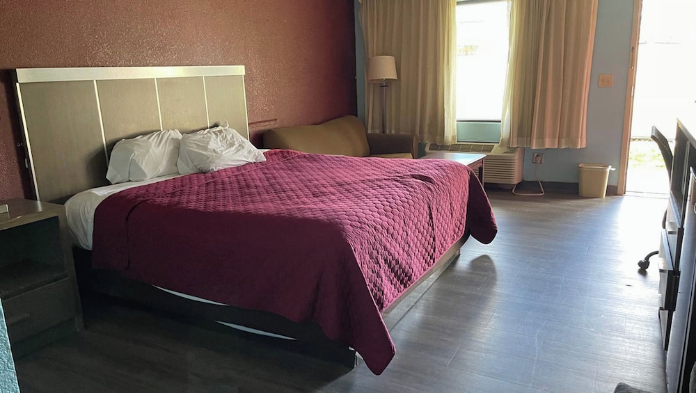 Mayfair Inn Williamston Hwy 64 11/50