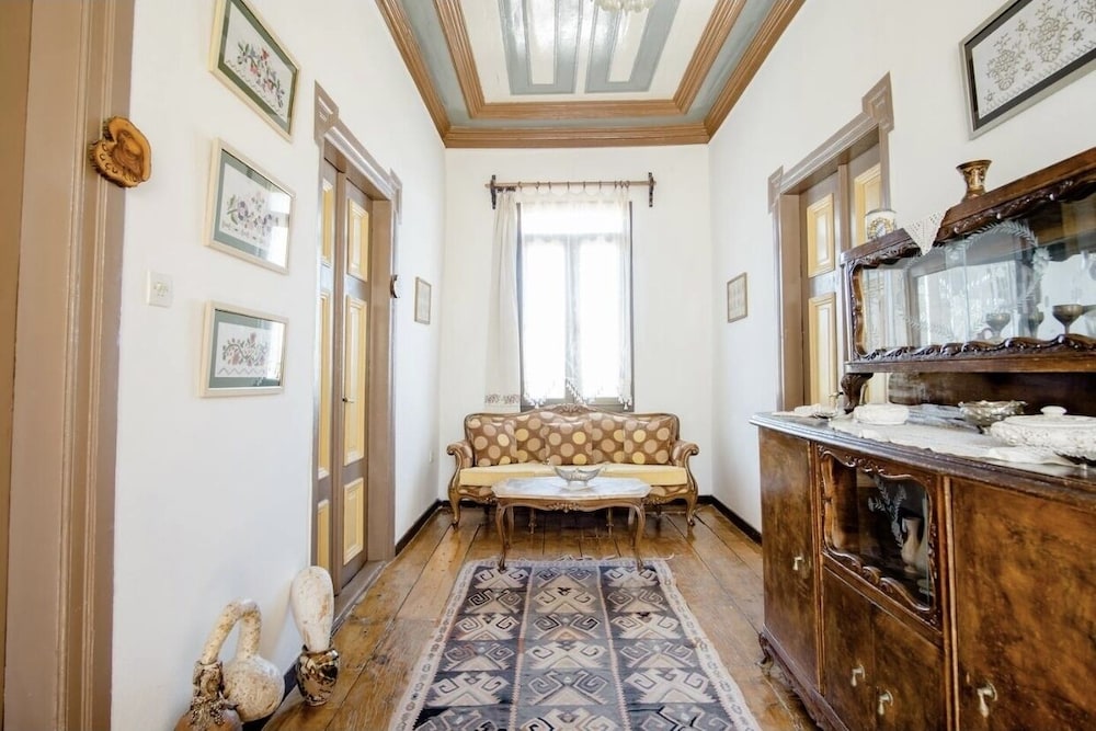 Sakli Konak 50/50