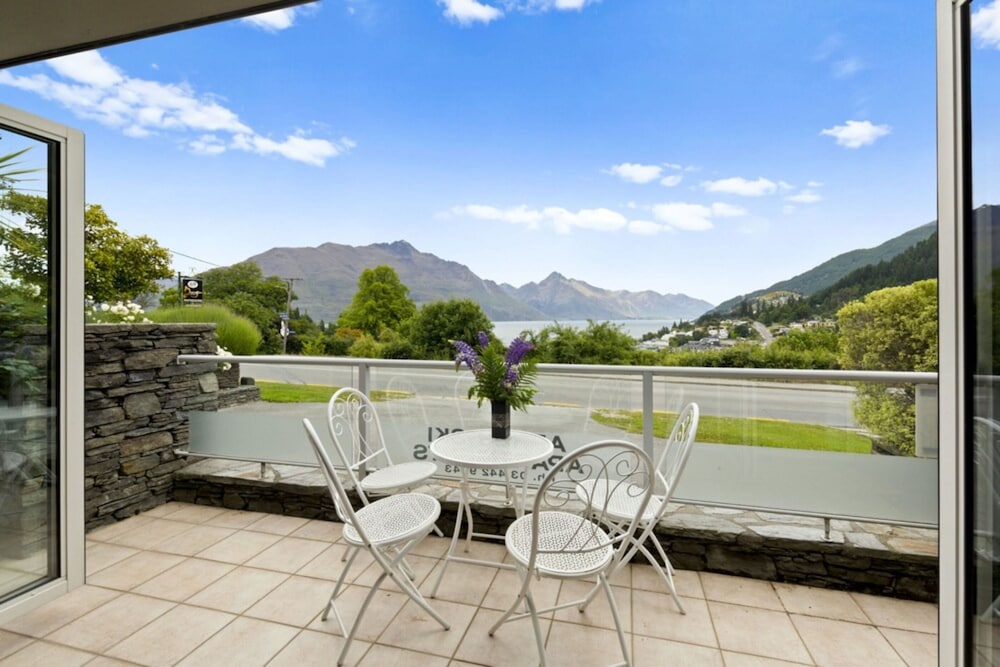 Queenstown House Boutique Bed and Breakfast and Apartments 24/50