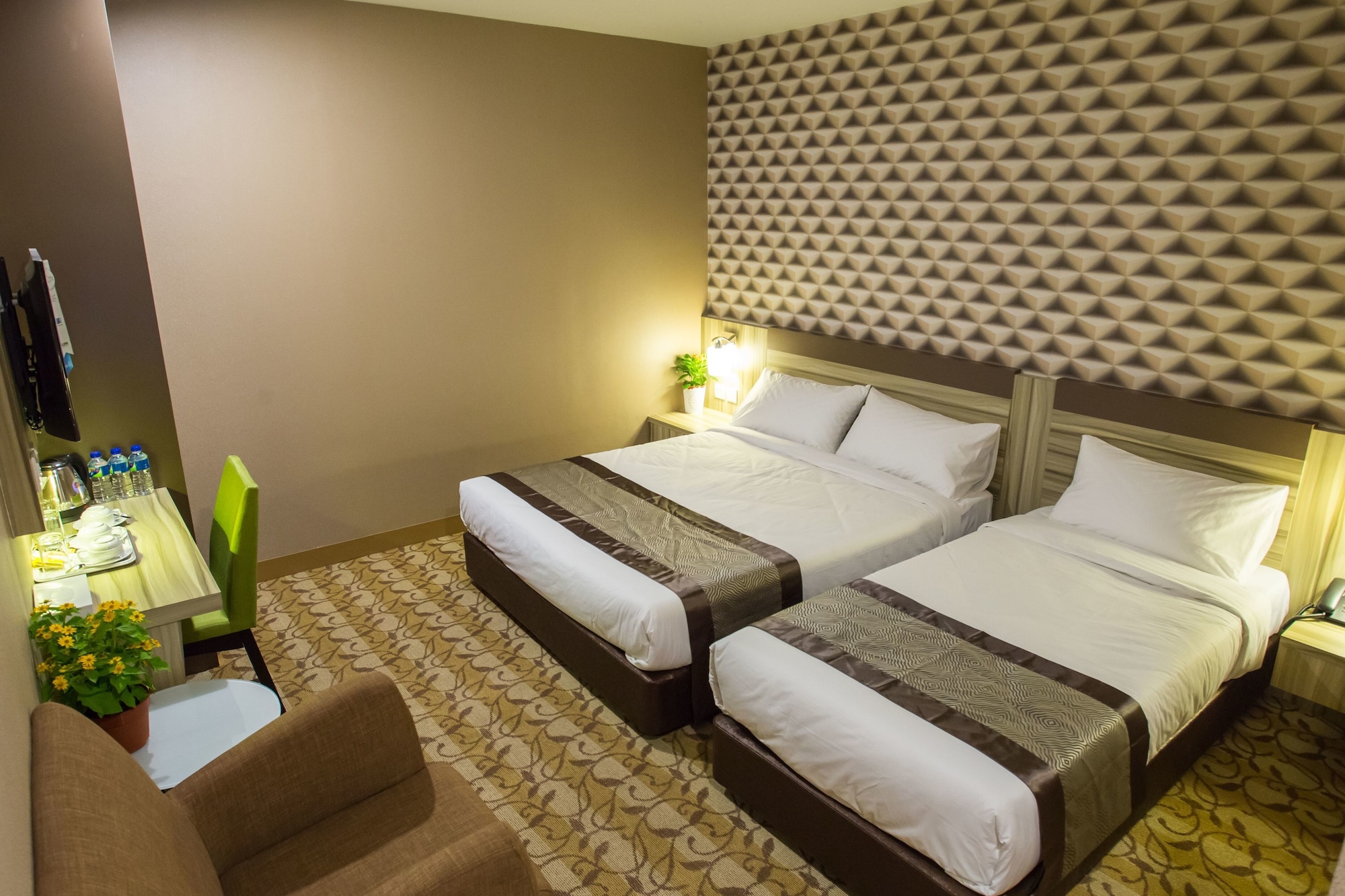 ROOM, TRIPLE