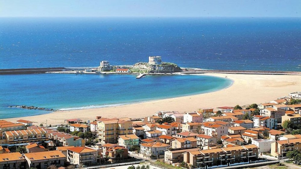 Club Malaspina Hotel and Resort 39/54
