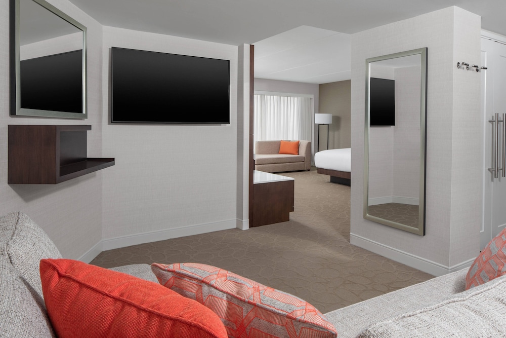 Delta Hotels by Marriott Philadelphia Airport 15/48
