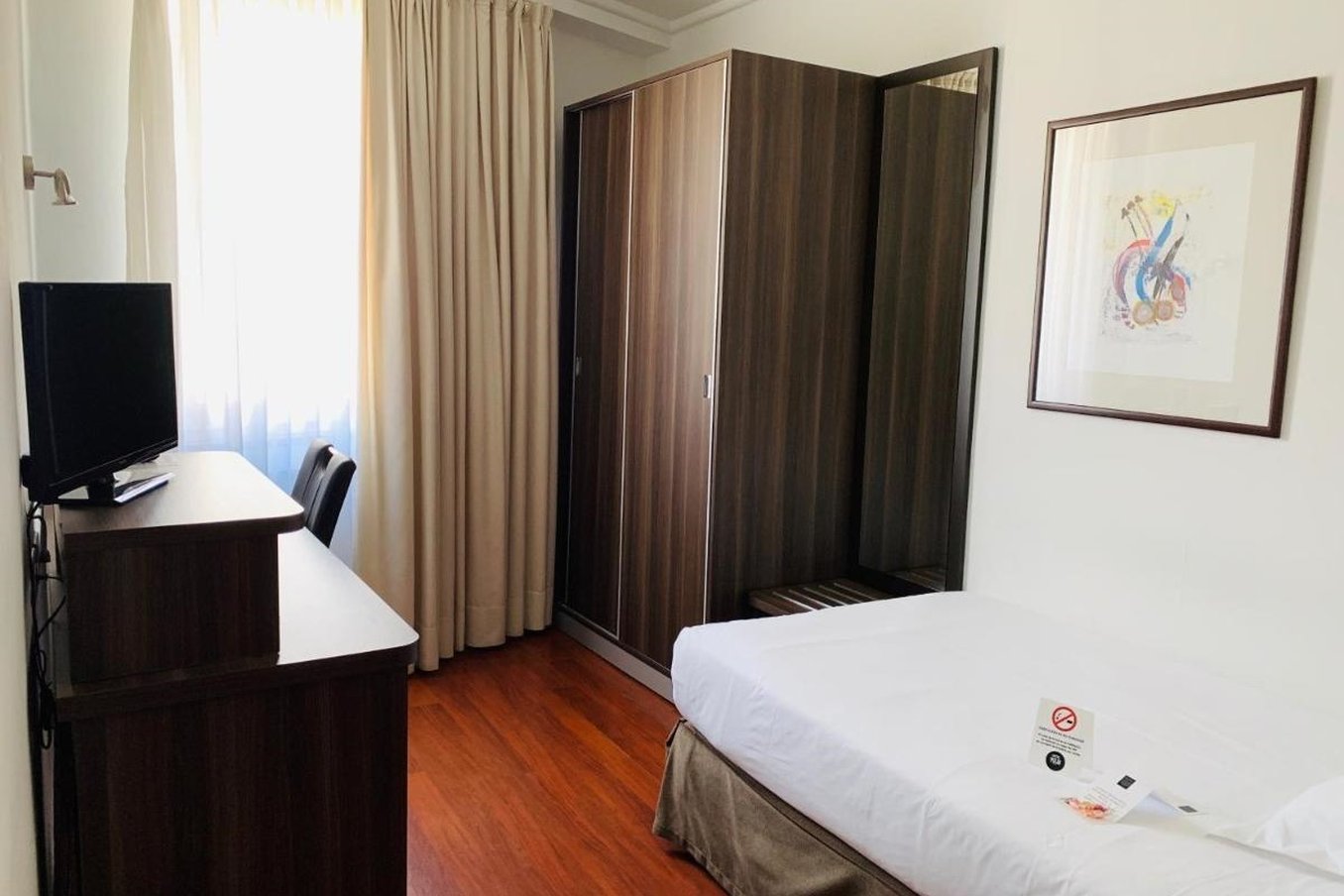 Yoldi Hotel 16/45