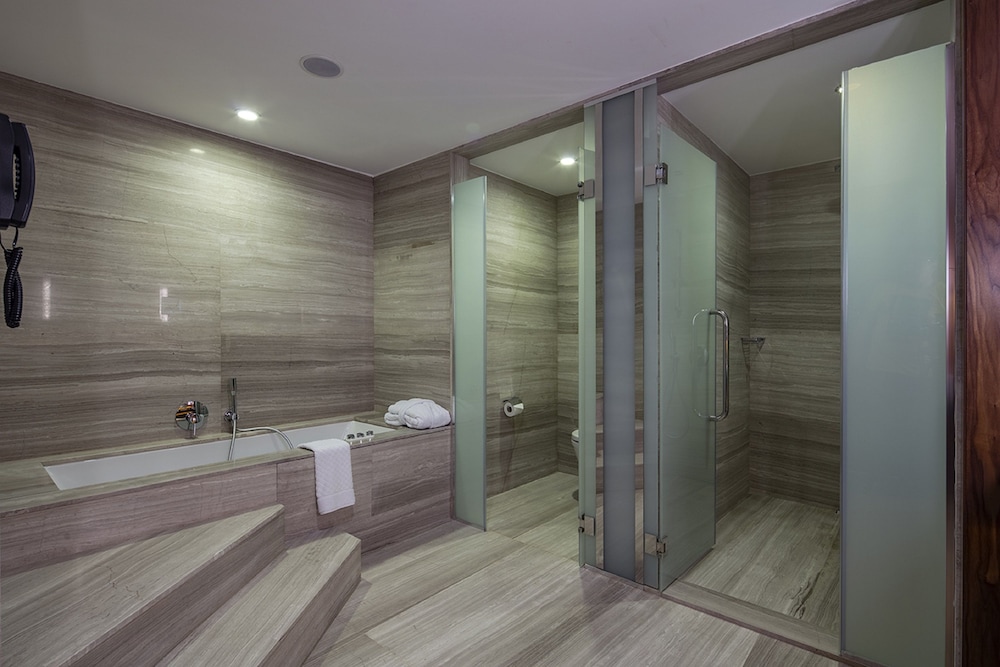 DoubleTree by Hilton Istanbul Topkapi 12/37