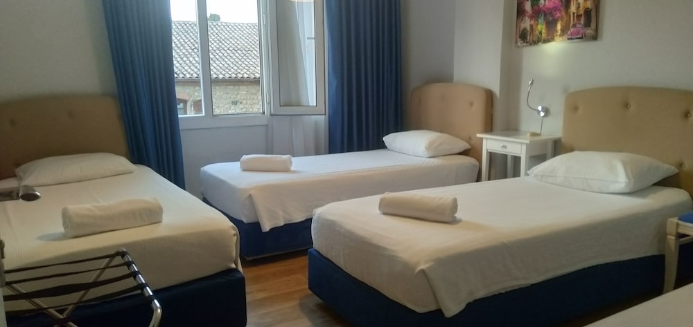 Urkmez Hotel 20/50