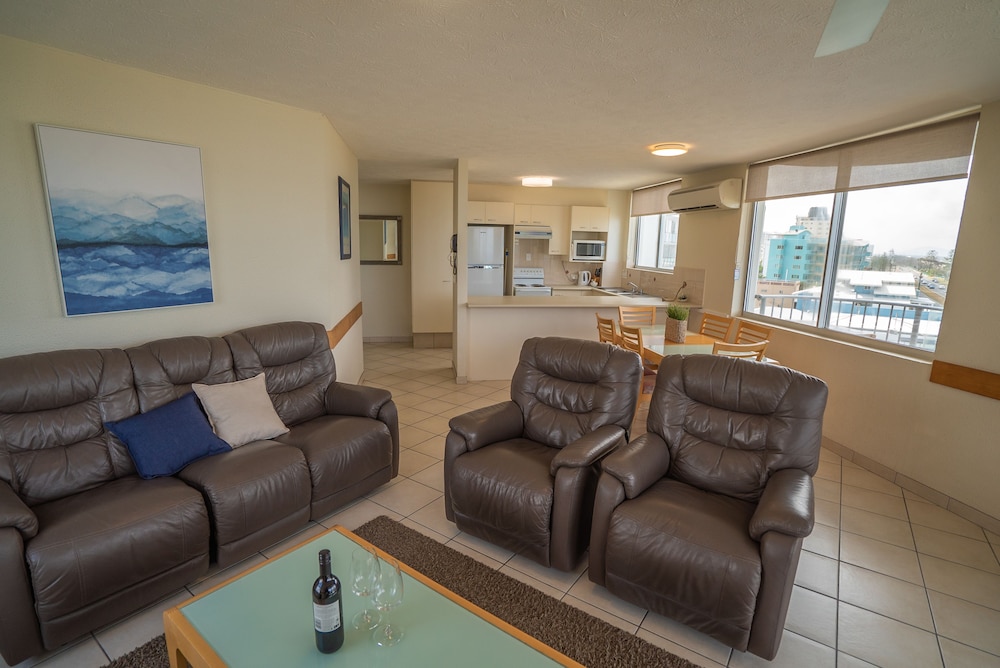 MANDOLIN RESORT 32/47