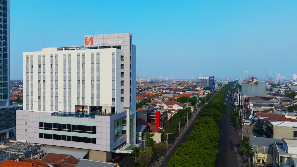Swiss Belinn Manyar 6/75