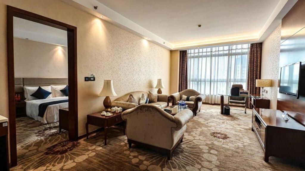 Zhongfei Grand Skylight Hotel 20/29