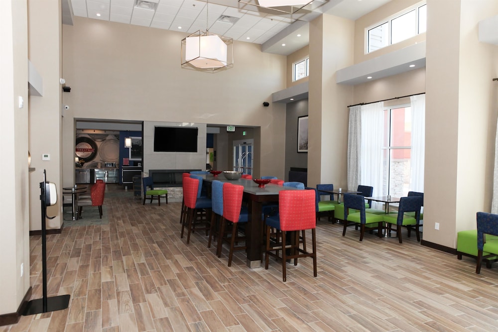 Hampton Inn and Suites Lafayette Medical Center CO 45/57