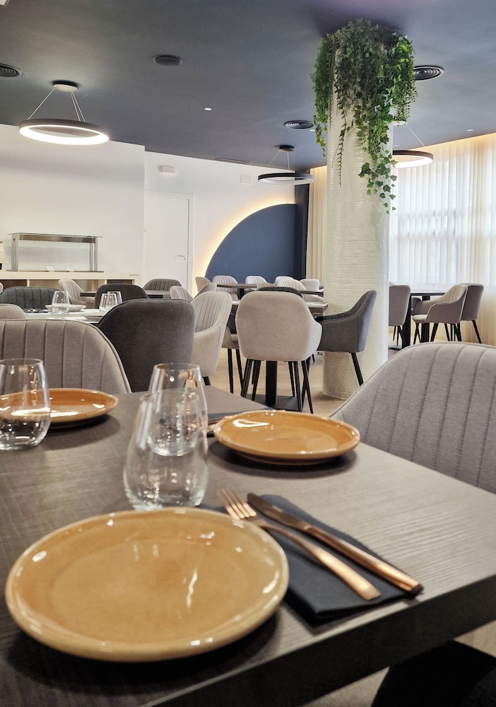 Hotel Universal Murcia 35/50