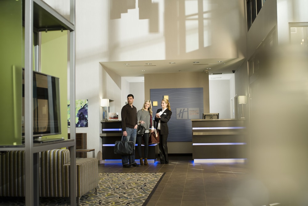 Holiday Inn Express & Suites Oklahoma City Dwtn - Bricktown 40/55