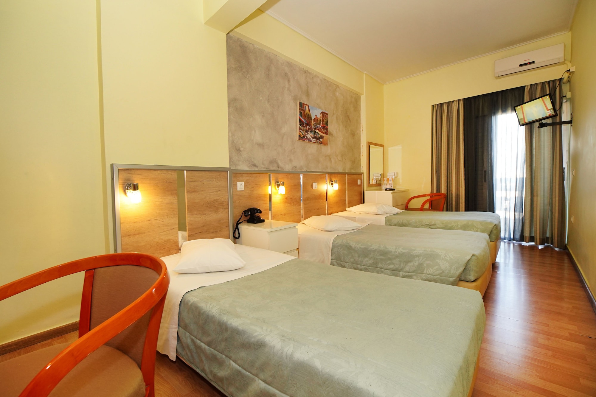 ROOM, TRIPLE, 3 BEDS