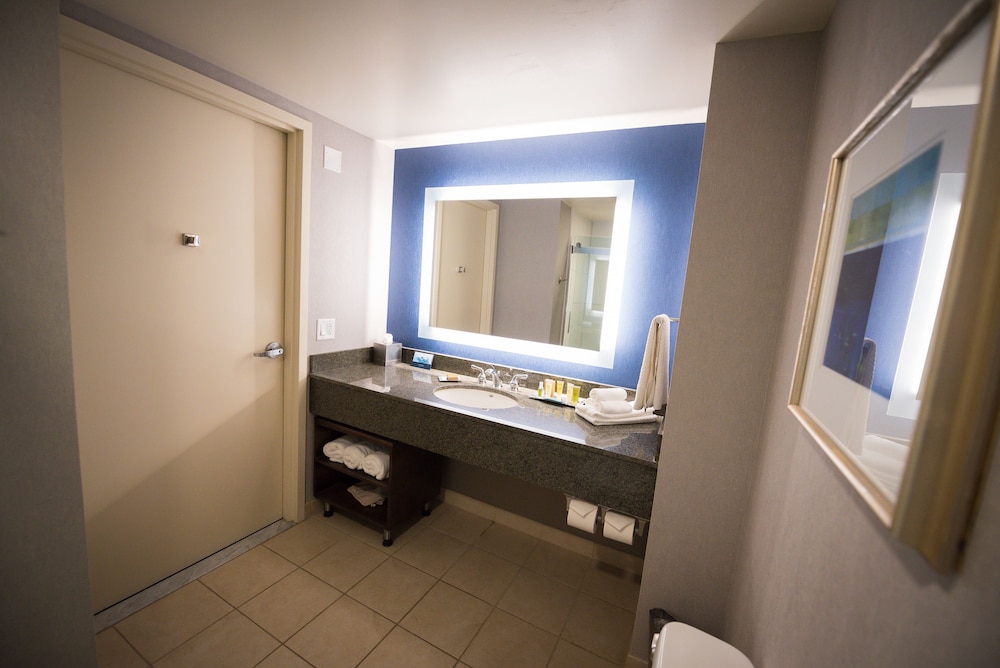 Hilton Scranton & Conference Center 24/39