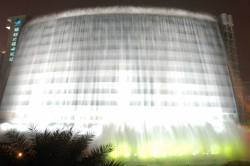 Lijiang Waterfall Hotel 4/71