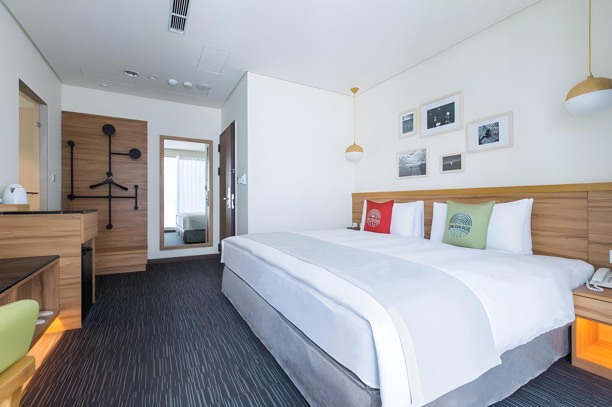 Elite, King Bed