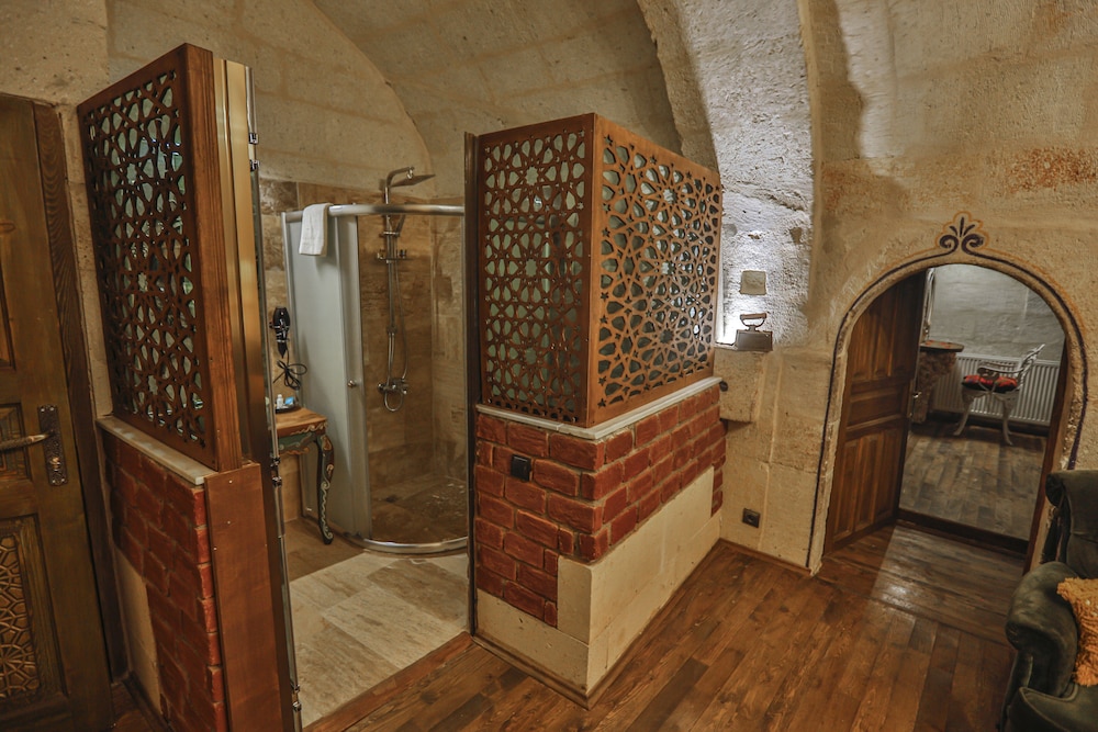 Casia Cave Suites 7/50
