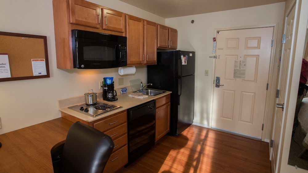 Candlewood Suites Springfield 49/57