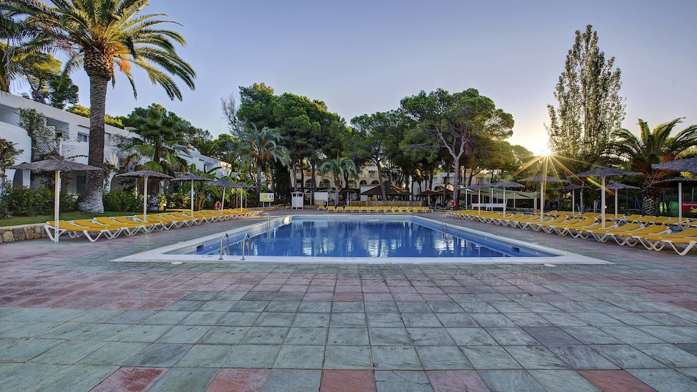 TUI Magic Life Cala Pada 32/65