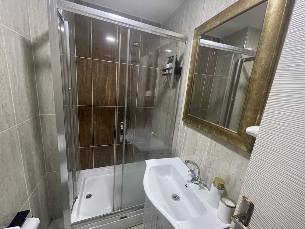 Moda Suites 49/50