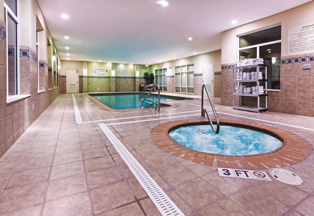 swimming pool spa