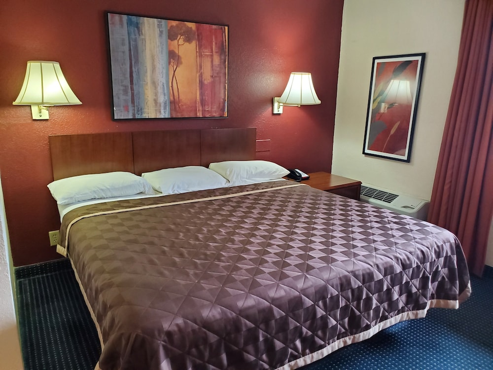 Red Carpet Inn Whippany 13/31