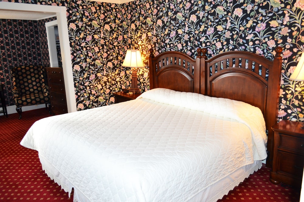 Stafford s Bay View Inn 11/50