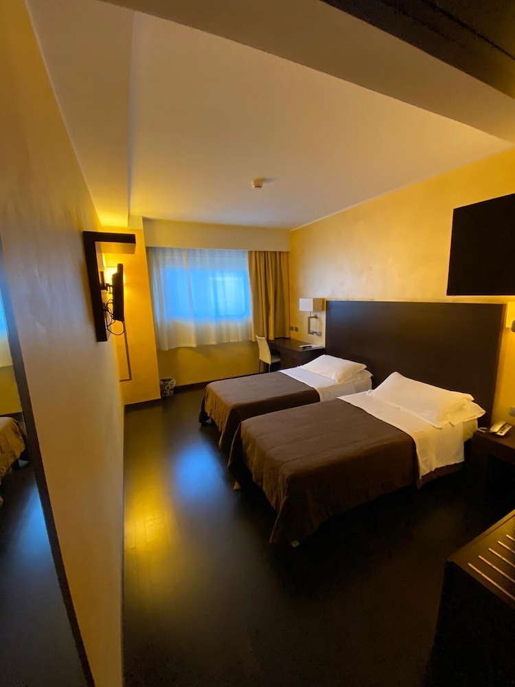 E Hotel Reggio Calabria 7/34