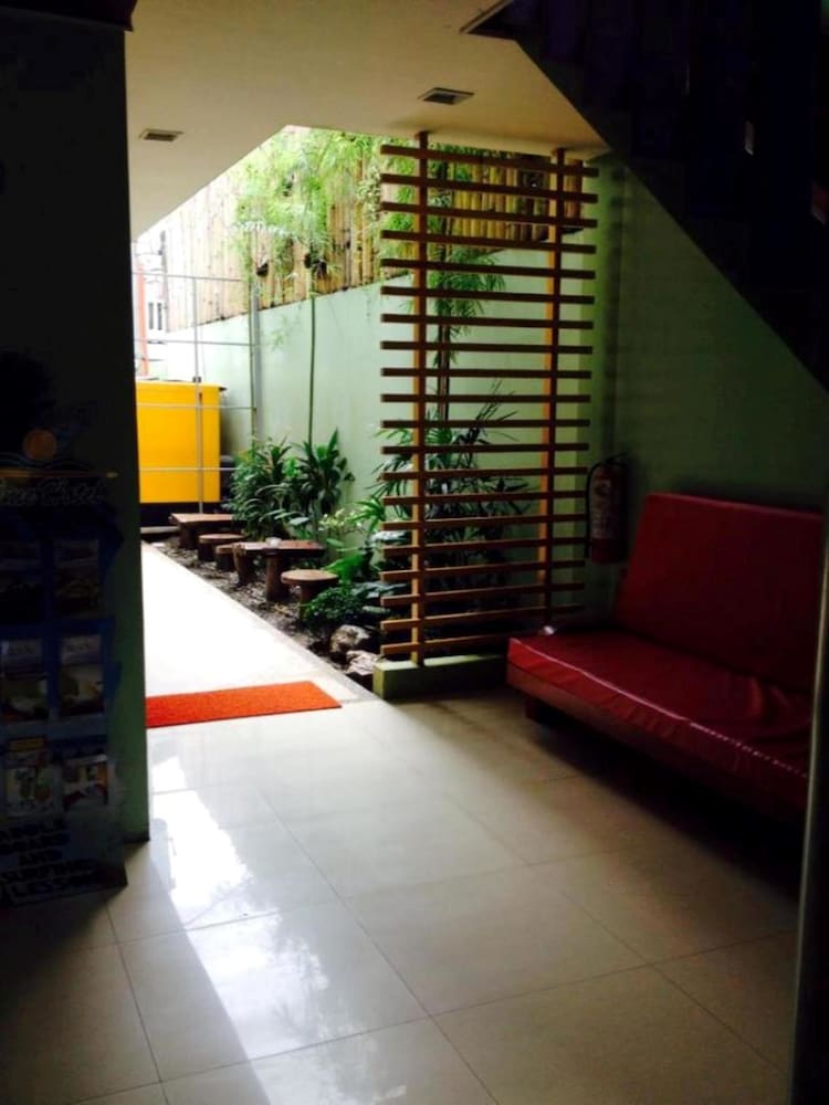 Shore Time Hotel Annex 26/32