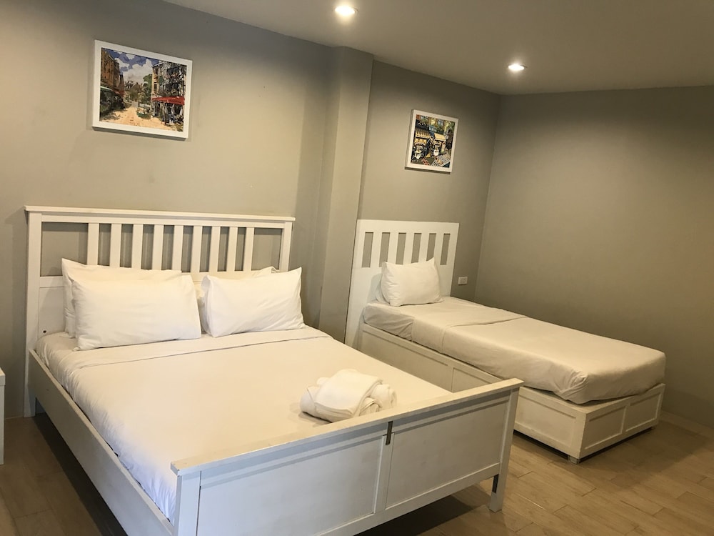 Paragon Inn 33/63