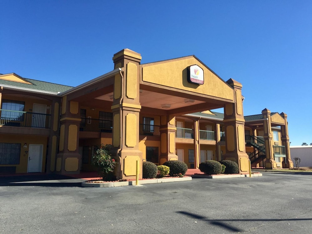 Peach State Inn & Suites secondary