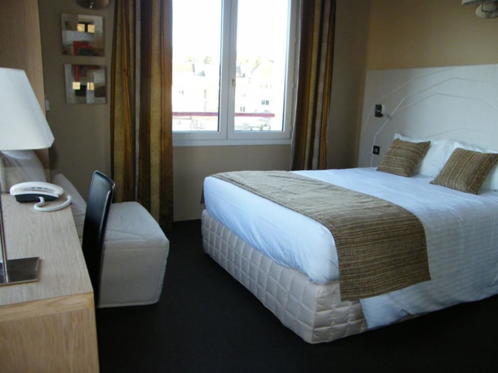 CITOTEL SAINT PIERRE 10/16