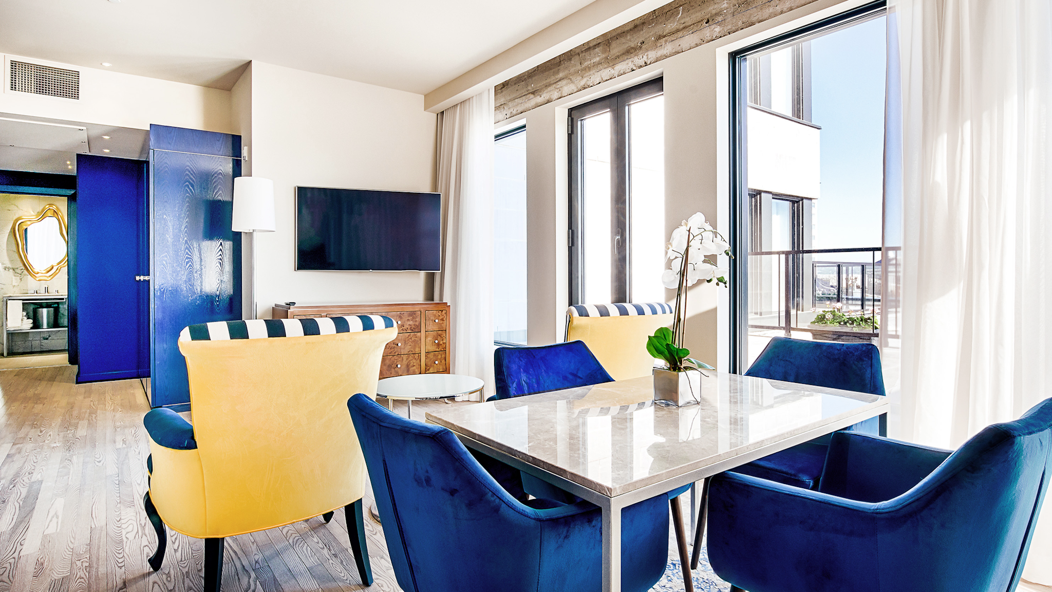 Monsieur Jean Hotel 62/68