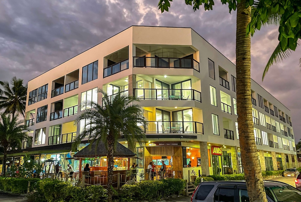 Ramada Suites by Wyndham Seafront Coral Coast 6/60
