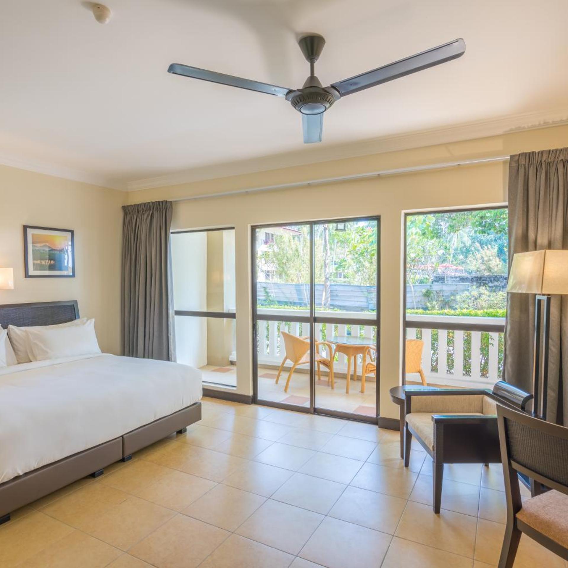 Deluxe, King Bed, Beach Wing