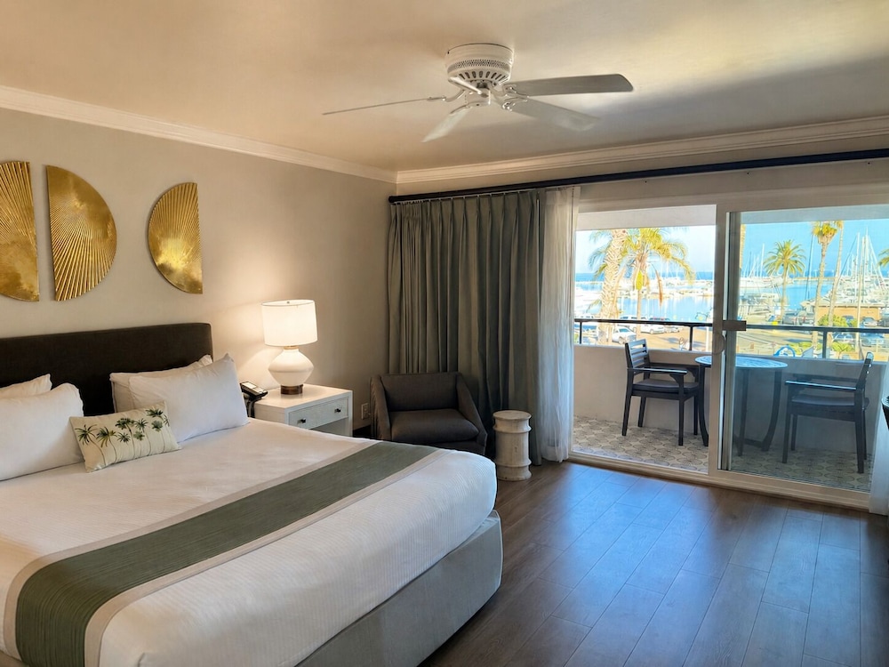 Room, King Bed, Harbour Side, Balcony