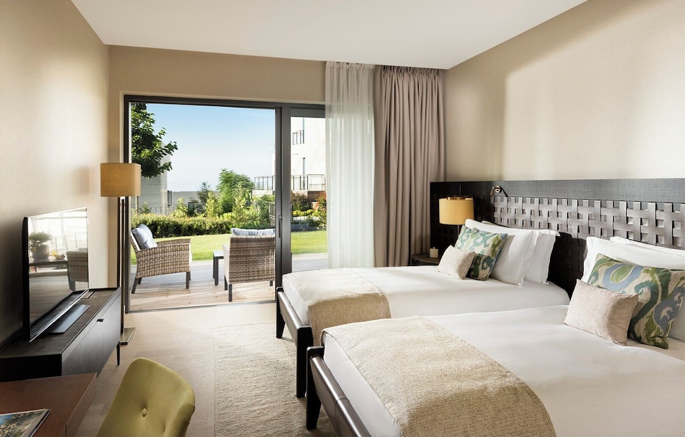 2 Bedrooms, Residential, Apartment, 1 King and 1 Single Beds